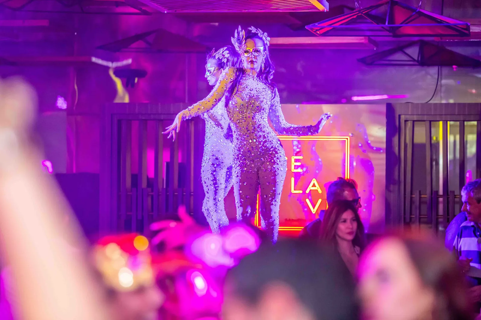 Luna Lounge by CÉ LA VI